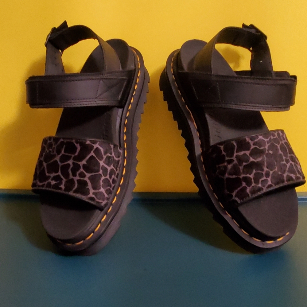 Dr. Martens voss sandals
